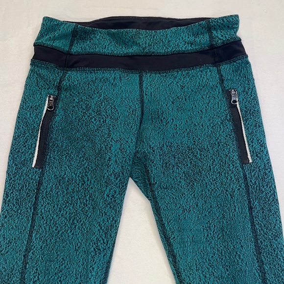 Lululemon 7/8 green and mesh leggings size 6 - Picture 3 of 15